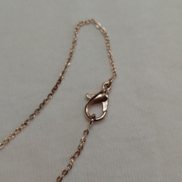 Pretty Rose Gold Rhinestone Butterfly Necklace!!! - Picture 8 of 8